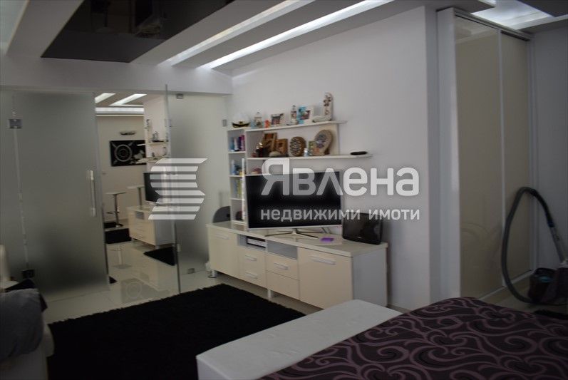 Продава се Двустаен апартамент в Царево - 108 кв.м за 963 €/кв.м - Снимка #8
