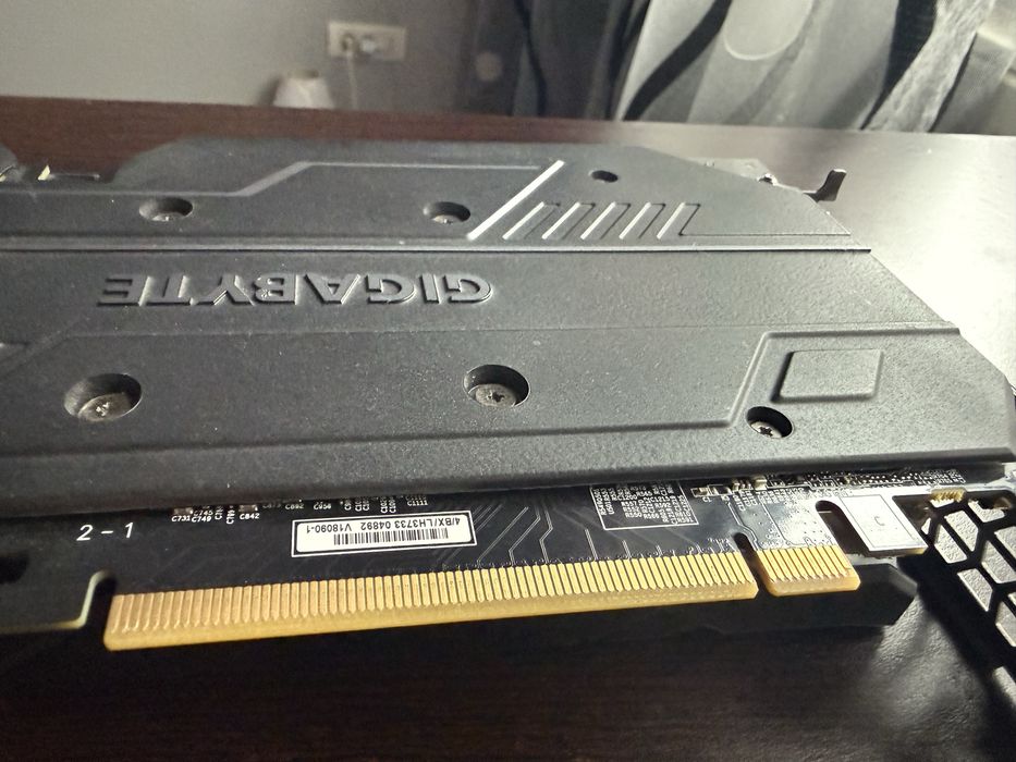 Vand RTX 2060 Gigabyte  6 GB VRAM