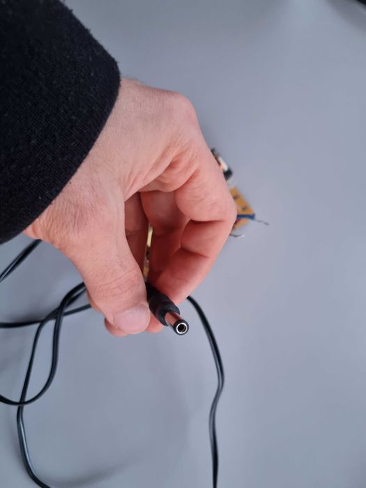 Sursa de tensiune 5.9V si 31V