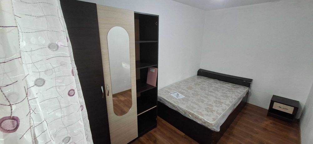 Inchiriez apartament.
