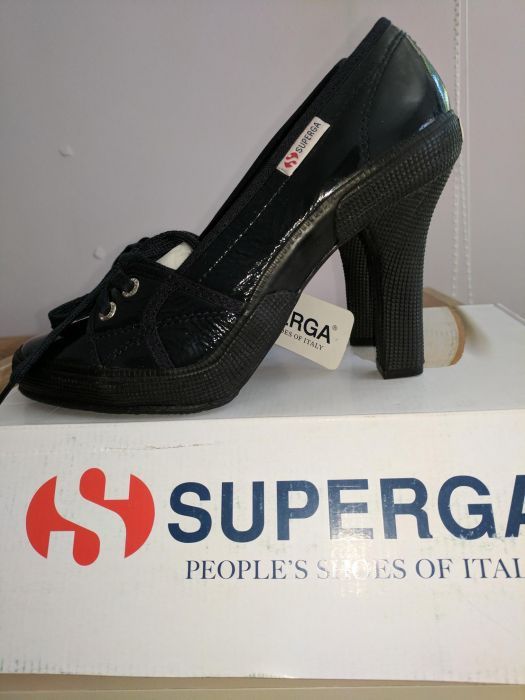 Маркови обувки Superga