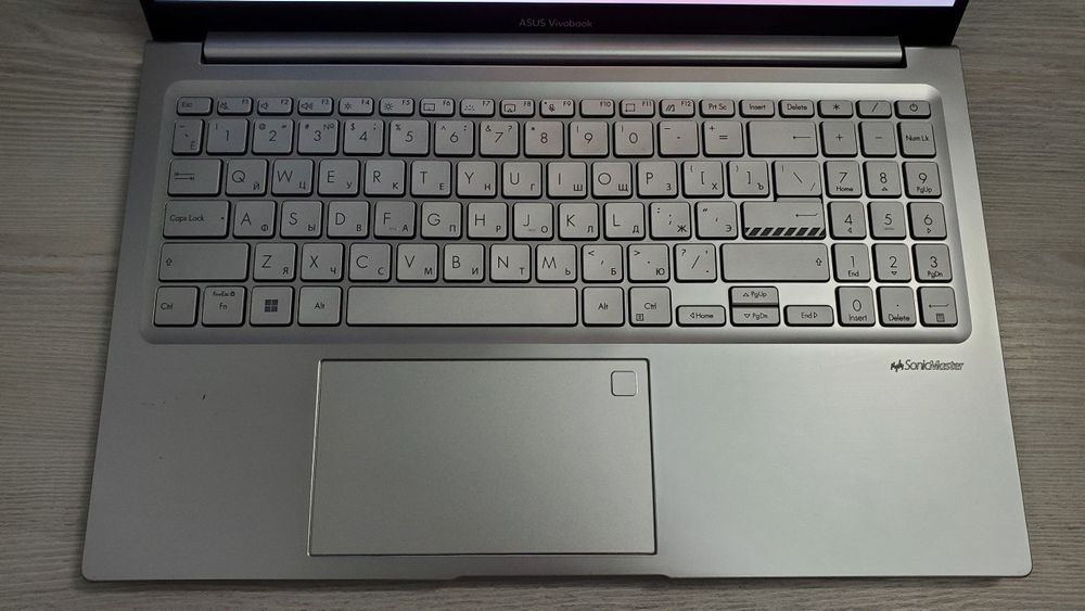 Asus Vivobook 15 OLED