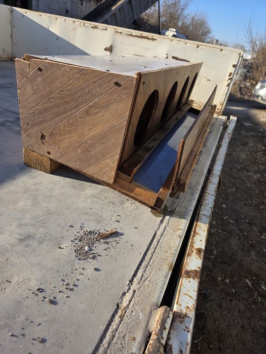 Гнездо для кур с яйцесборником