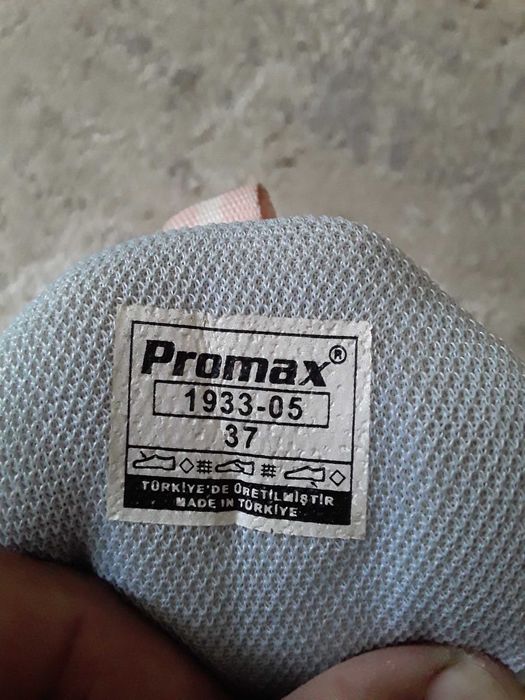 Продам кроссовки. (Женский,девчатии). Р-37.