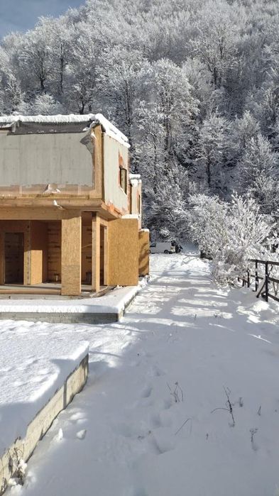 VÂND TEREN 800mp+2 casute de 70 mp În CIUNGET