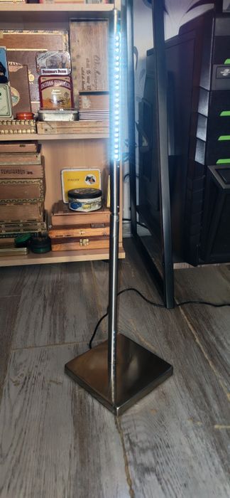 Lampă led pentru birou din metal