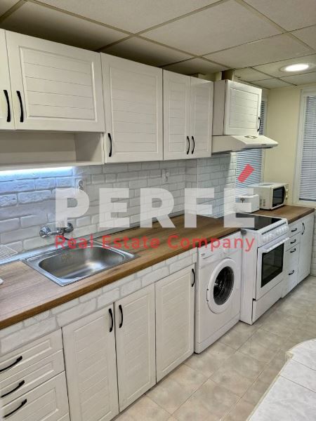 Дава се под наем Двустаен апартамент в Бургас, Лазур - 70 кв.м за 408 € - Снимка #2