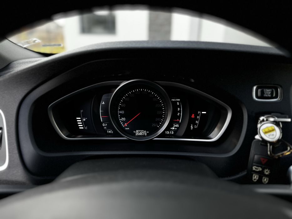 Volvo V40 D3 Automat / 2.0 Diesel 150cp/ Euro 6 / cash sau rate