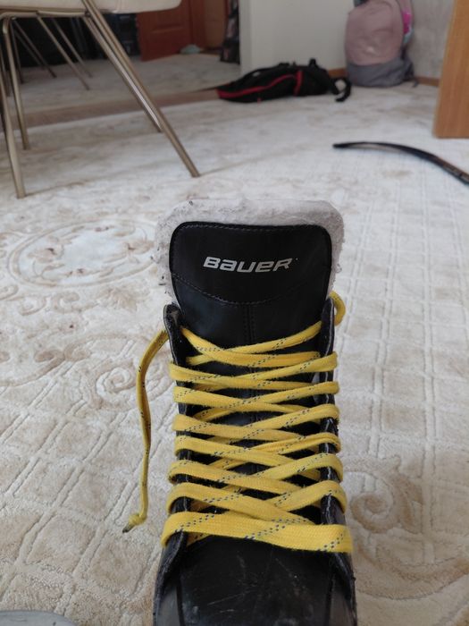 Продам коньки б/у Bauer