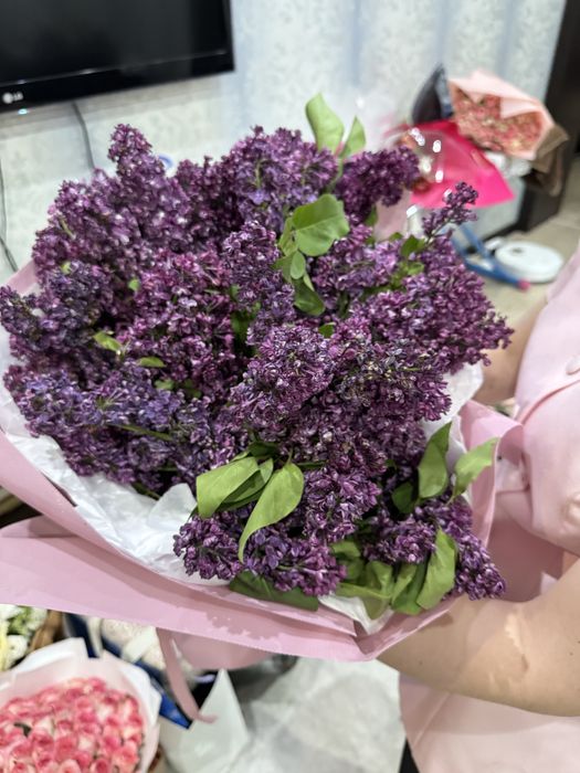 Букеты , цветы свежие