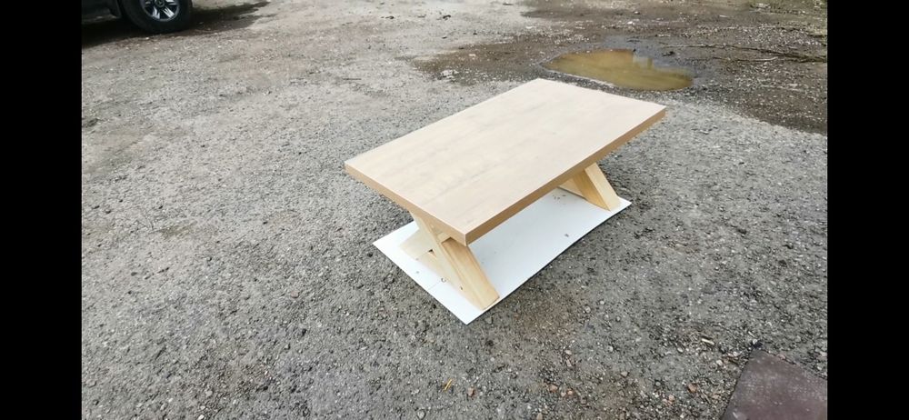 Стол из чистого дерева