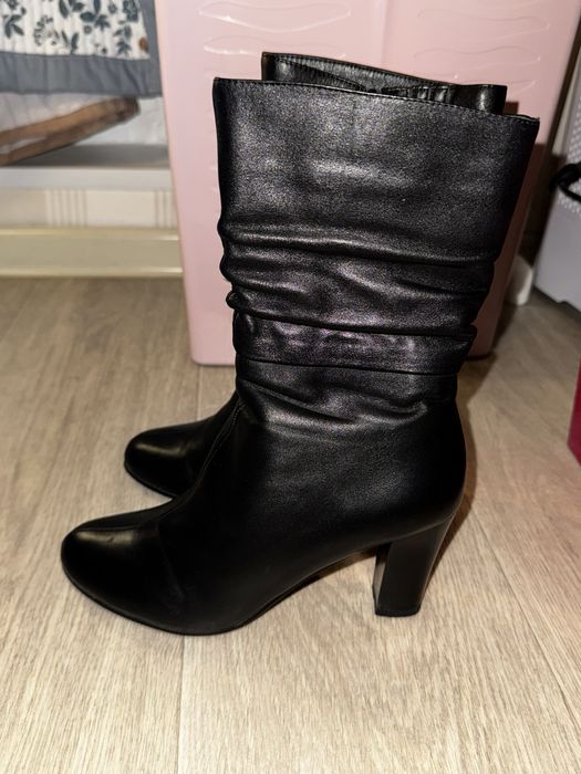 Продам осенние сапоги