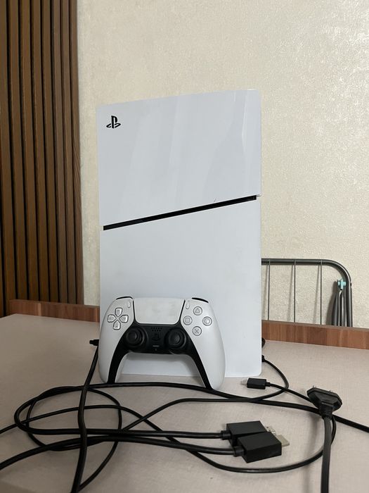 PS 5 slim очень хорошем состояние