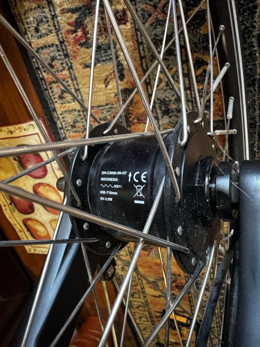 Vând bicicletă Cube Touring