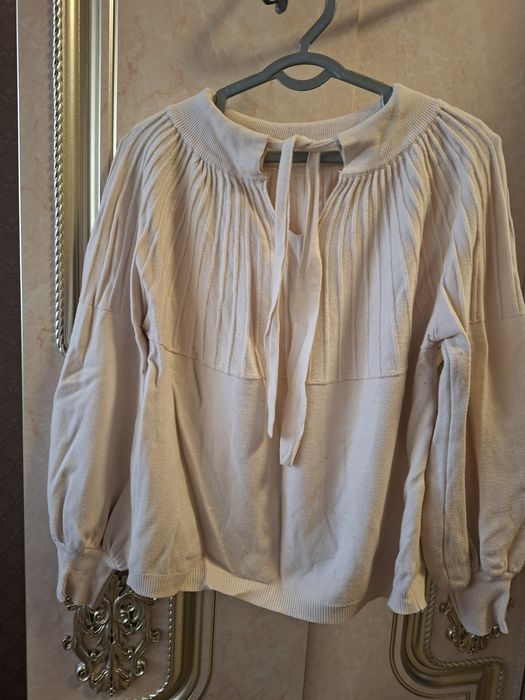 Продам женские  рубашк и  кофту