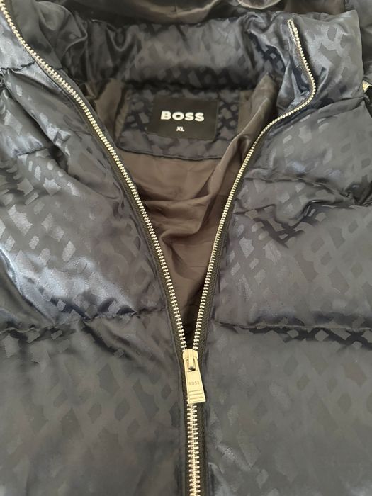 Geaca Boss Puffer Negru (mărimi: XL,XXL)