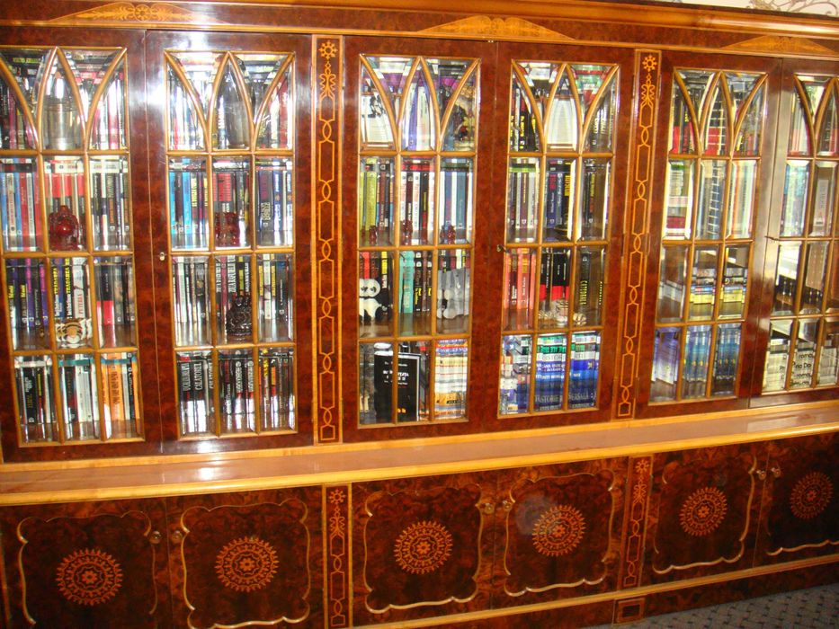 Biblioteca - vintage - lemn masiv cu intarsii, reducere februarie 2026