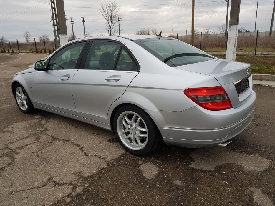 Dezmembrez Mercedes C220 W204 ,diesel euro 4 motor , cutie , caroserie