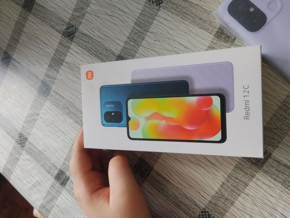 Redmi 12c в идеальном состоянии торг уместен