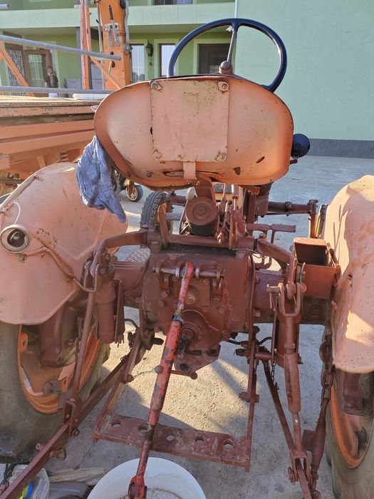Vând Tractor Fiat
