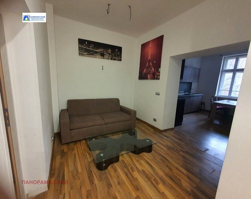 Продава се Тристаен апартамент в Плевен, Идеален център - 92 кв.м за 1577 €/кв.м - Снимка #7