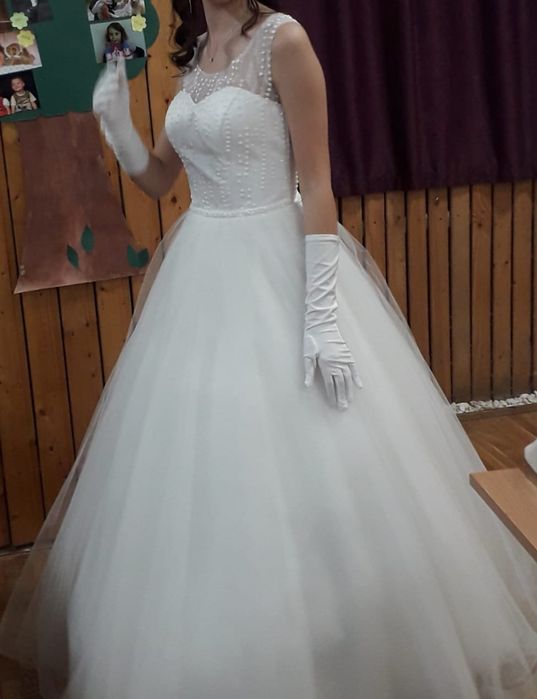 Vand rochie mireasa marimea 44 Casa Tania