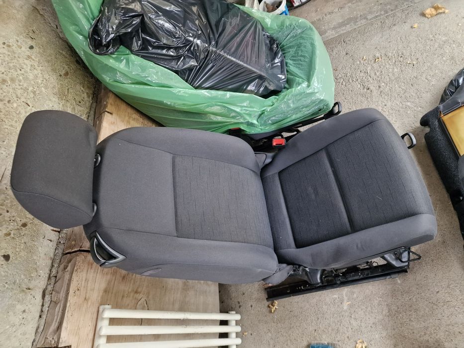Interior Golf V 2 usi , Scaun Pasager, Banchete spate, Scaun sofer, Volkswagen Golf 5 2 usi Dezmembrez Piese