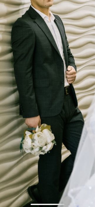 Костюм мужской.                 .