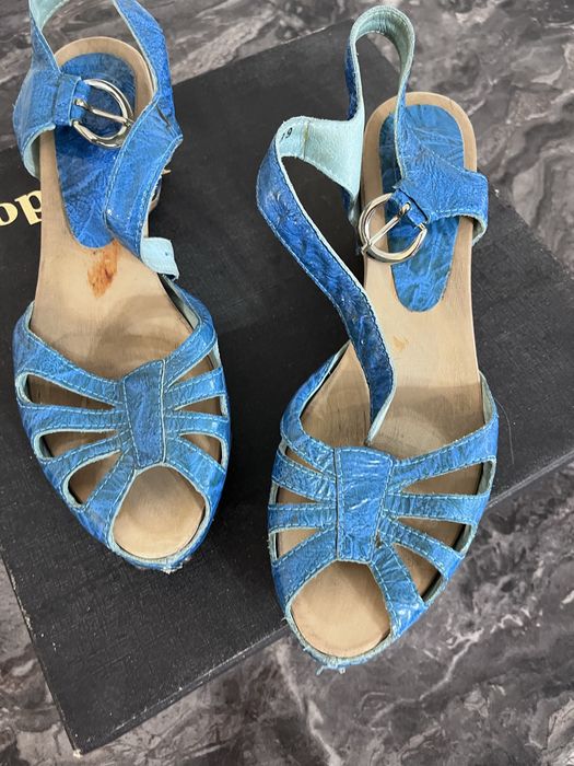 Туфли на высоком каблуке