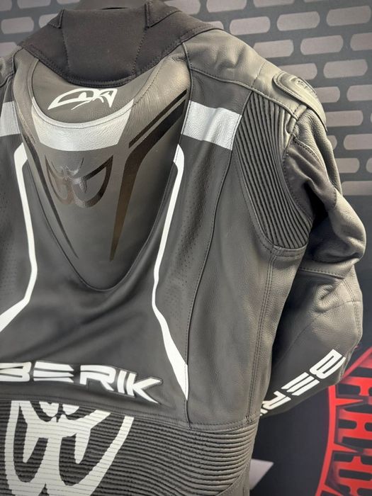 НОВ Кожен мото екип цял Berik Absolute GP Размери 54 и 56
