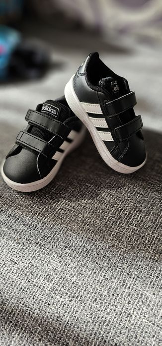 Vând adidasi originali Adidas