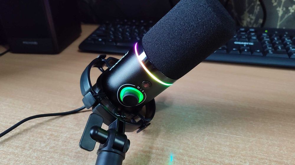 Динамический микрофон MAONO PD200X, пантограф в комплекте