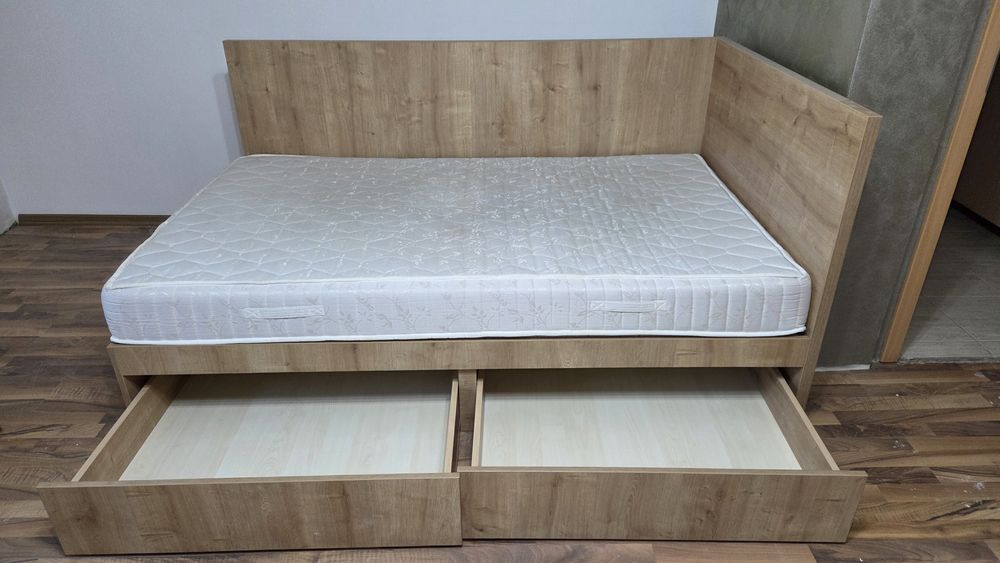 Pat cu saltea 200/140