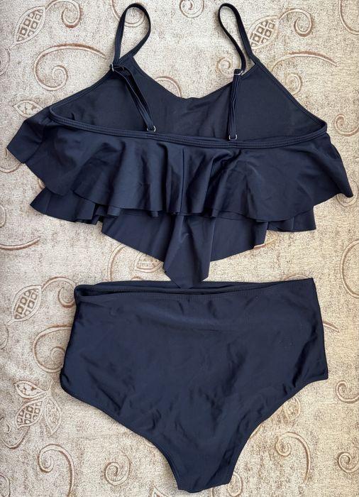 Продавам нов бански! Черен в 2 части!