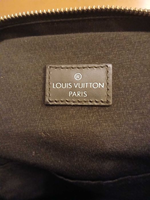 Louis vuitton sling bag