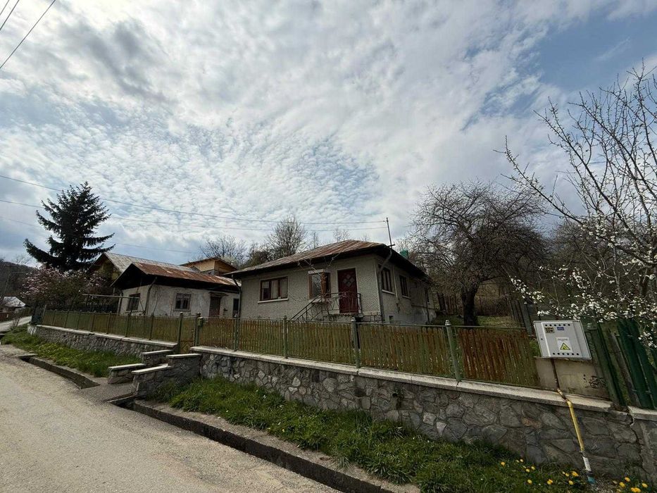 Casa de vanzare cu teren 1949mp in Pietrisu, Poiana Campina, Campina