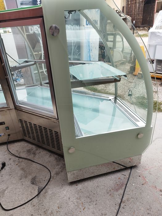 Хладилна витрина Showcase