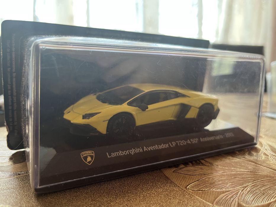 Vand masini de colectie (noi)