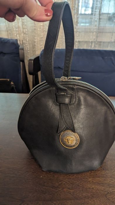 Продам кожаную барсетку- сумку известного бренда