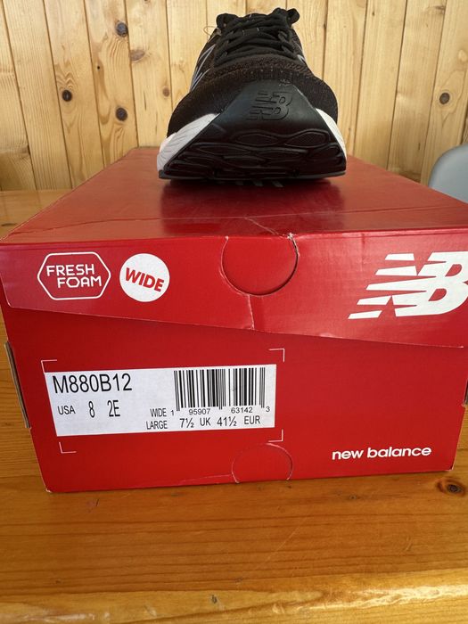 Adidasi NEW BALANCE marimea 41 si jumatate . ORIGINALI