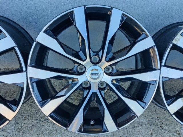 Jante 10 spite 17" Volvo V40 S60 V60 CC S80 V70 C30 C70 S90 XC40 XC60 XC70 31650337