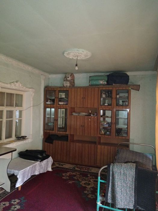 Kotta hovli yarmidan bo'lingan yer 4 honasi bor yer sotiladi