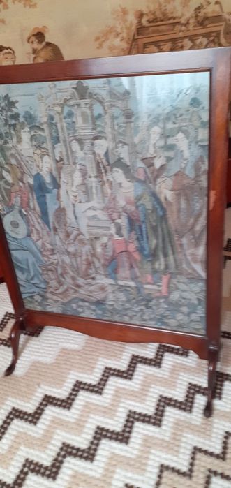 Антикварна дървена рамка с гоблен