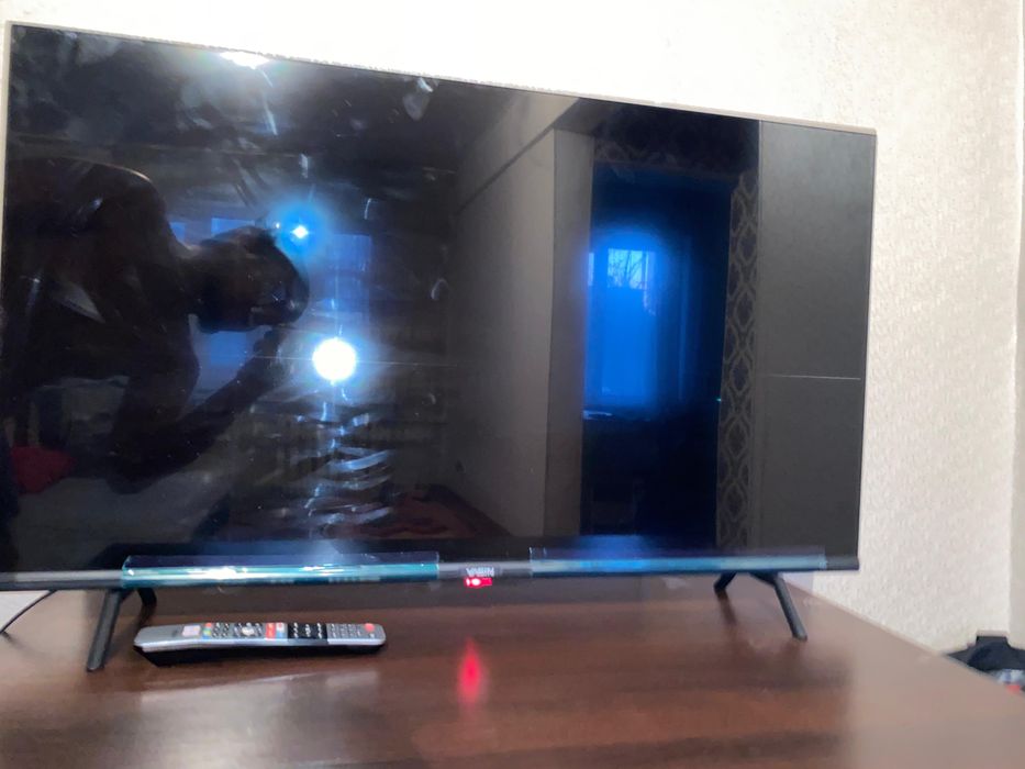 Продам Телевизор Yasin LED-40G7 40" 101см SMART