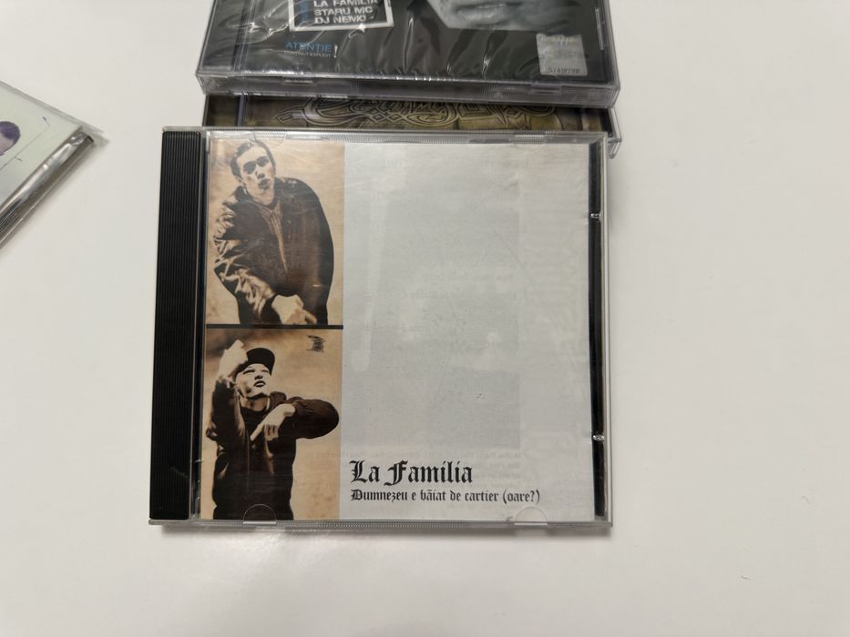 Cd La Familia - Dumnezeu e baiat de cartier