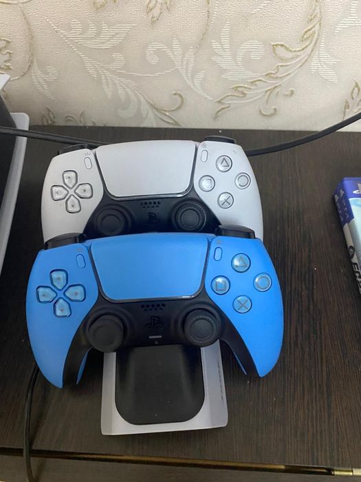 Продам Sony Playstation 5