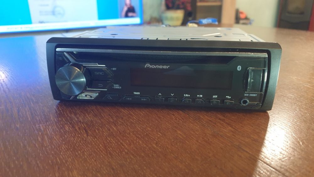 Авто радио плеър музика за кола Пайнер Pioneer CD MP-3 USB AUX Bluetooth  Блутут