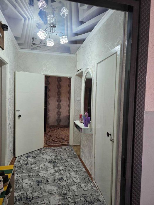 3хонали квартира сотилади янги бозор ёнидан