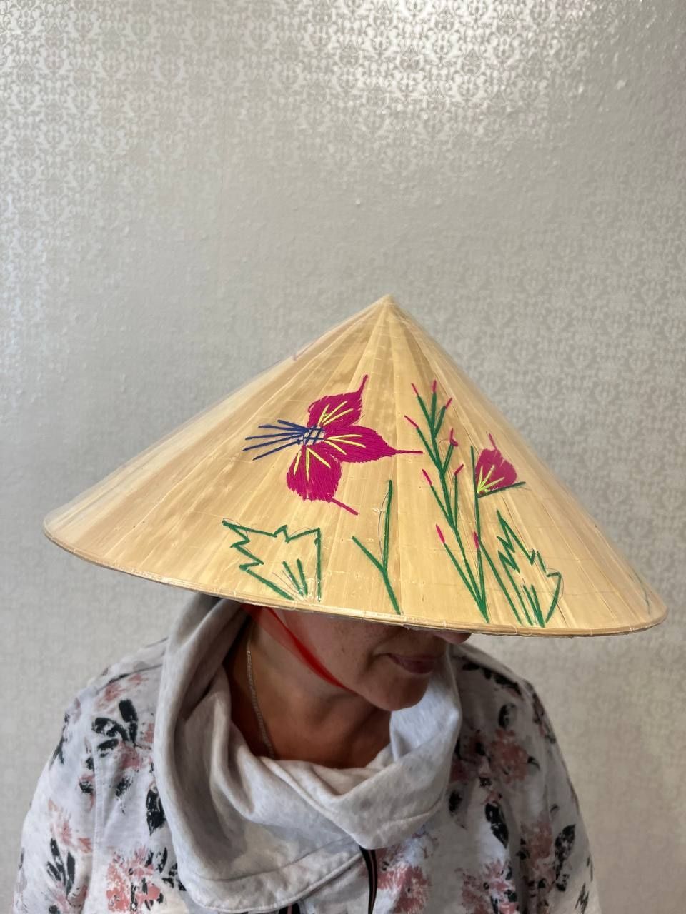 Вьетнамская шляпа по имени НОН
