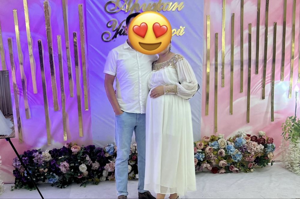 Белое платье с вышивкой